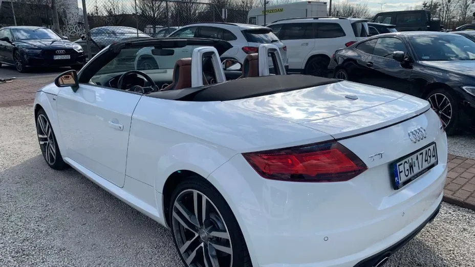 AUDI TT -
