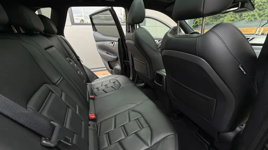 NISSAN Qashqai -