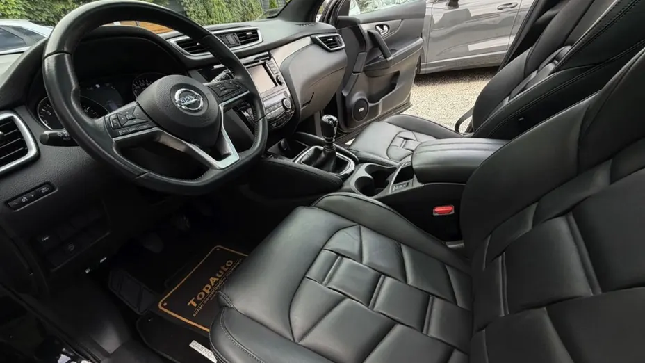 NISSAN Qashqai -