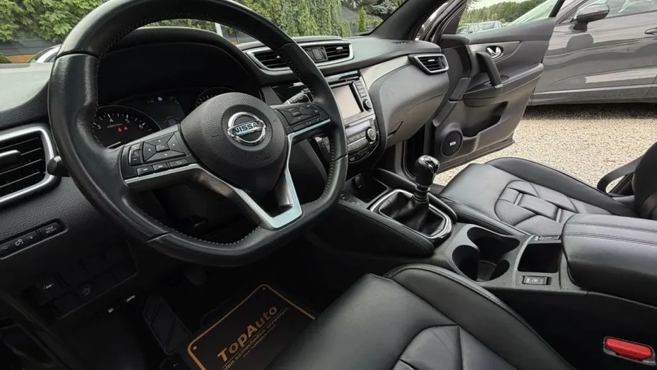NISSAN Qashqai -