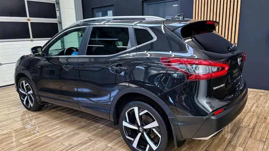 NISSAN Qashqai -