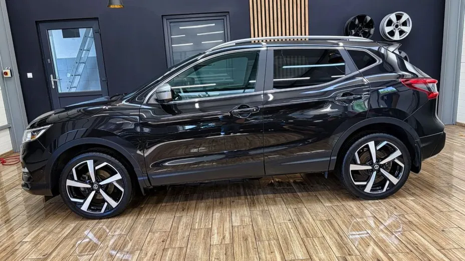 NISSAN Qashqai -