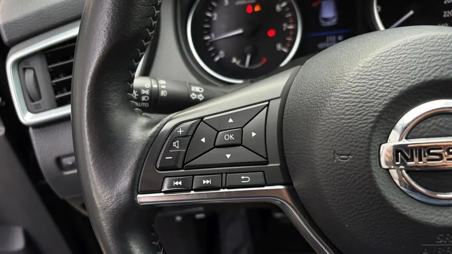 NISSAN Qashqai -