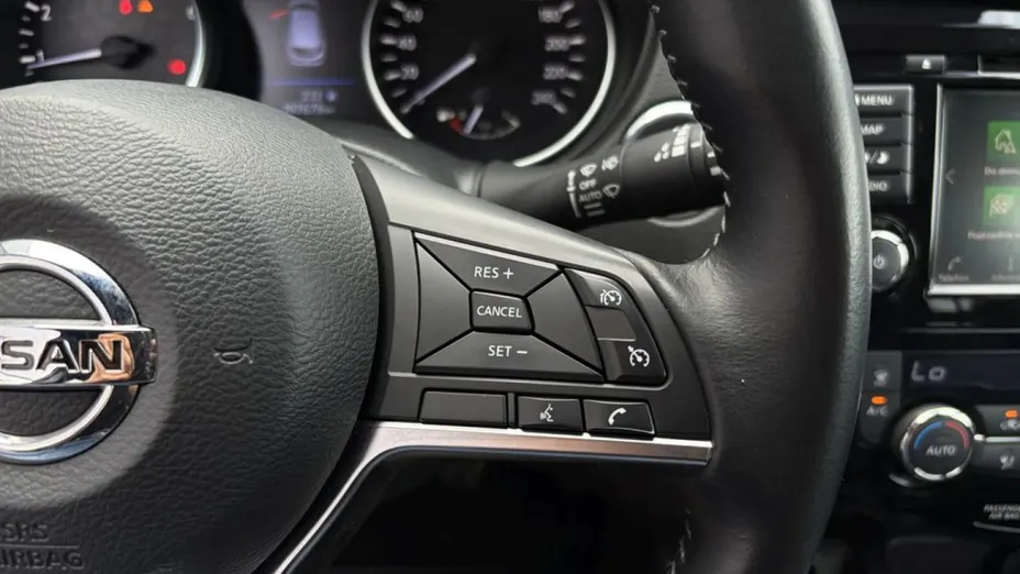 NISSAN Qashqai -