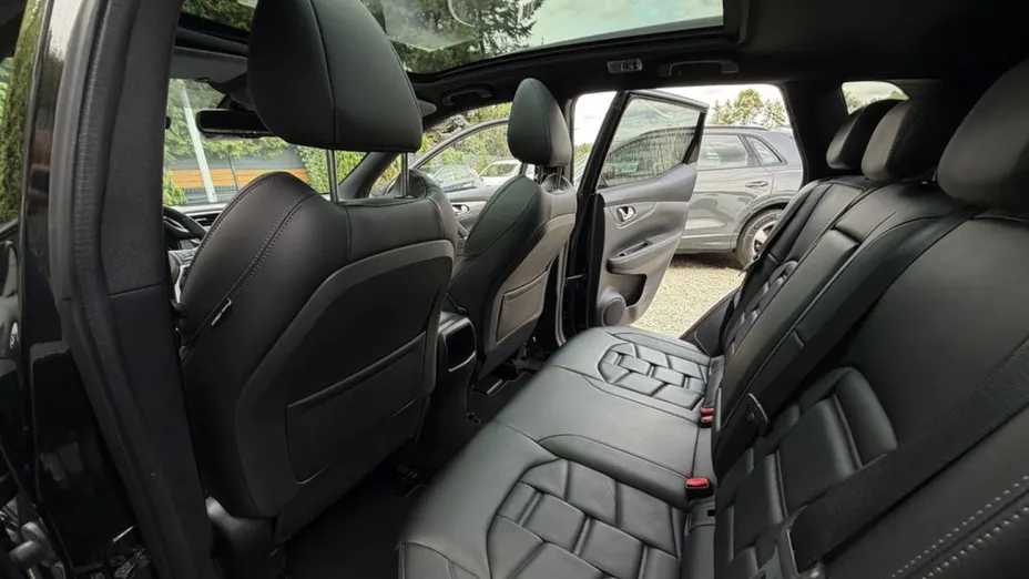 NISSAN Qashqai -
