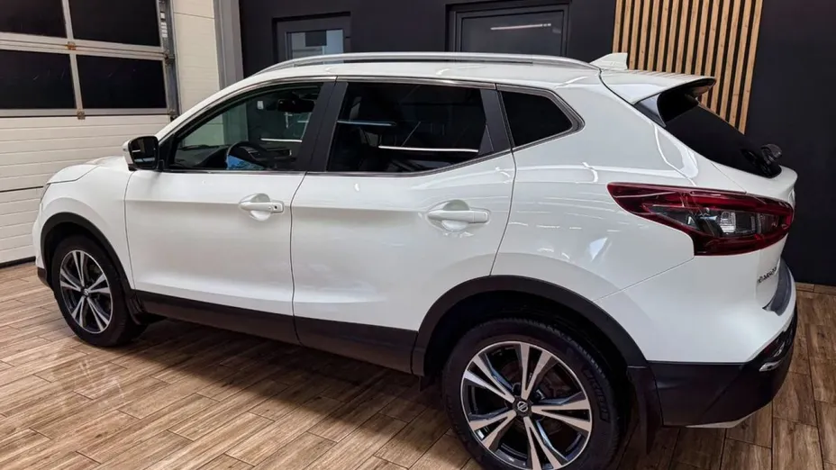 NISSAN Qashqai -
