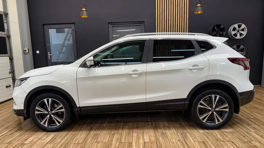 NISSAN Qashqai -