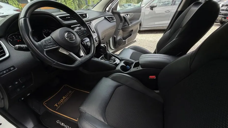 NISSAN Qashqai -