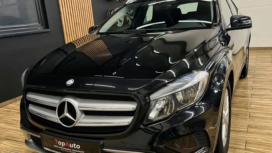 MERCEDES-BENZ GLA -