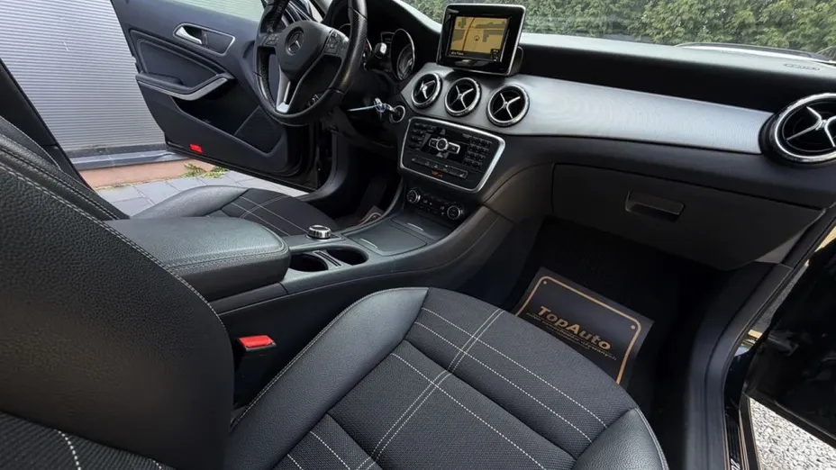 MERCEDES-BENZ GLA -