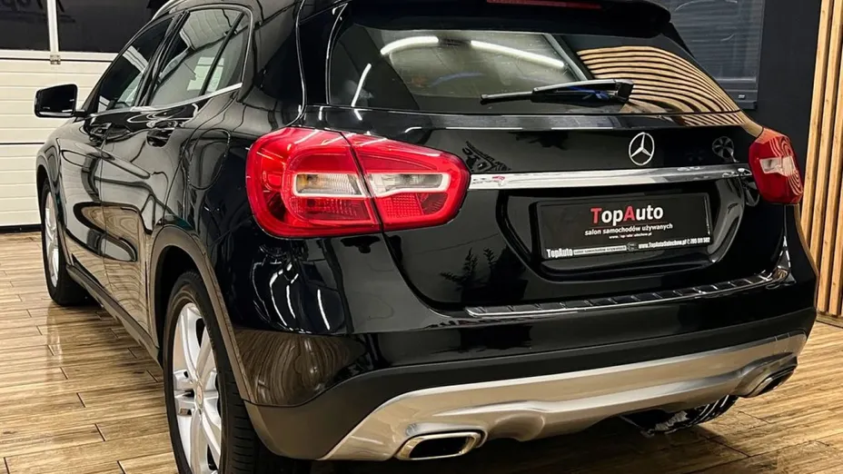 MERCEDES-BENZ GLA -