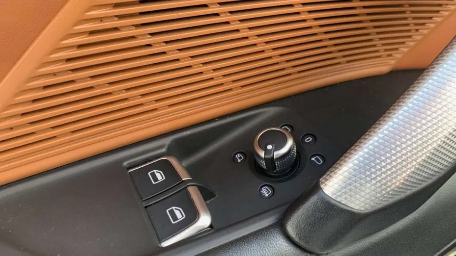 AUDI TT -
