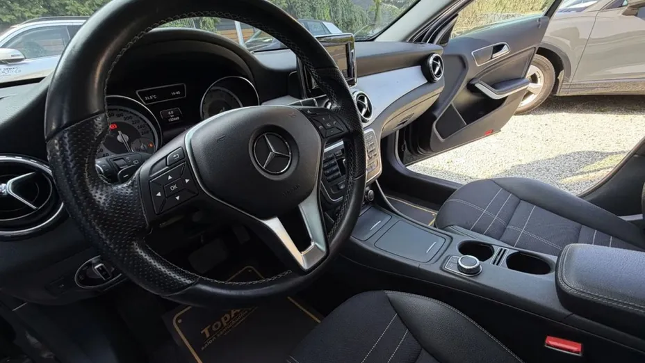 MERCEDES-BENZ GLA -