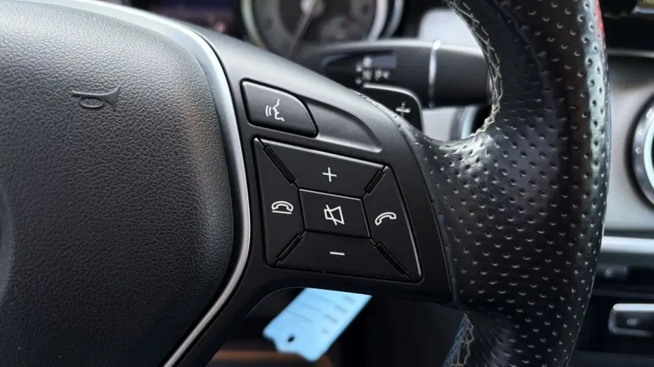 MERCEDES-BENZ GLA -