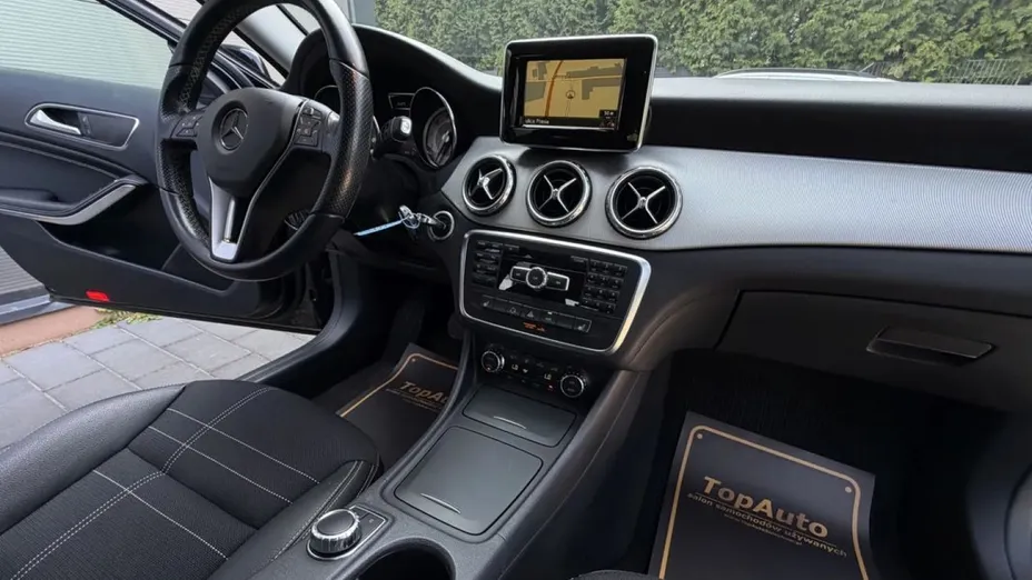 MERCEDES-BENZ GLA -