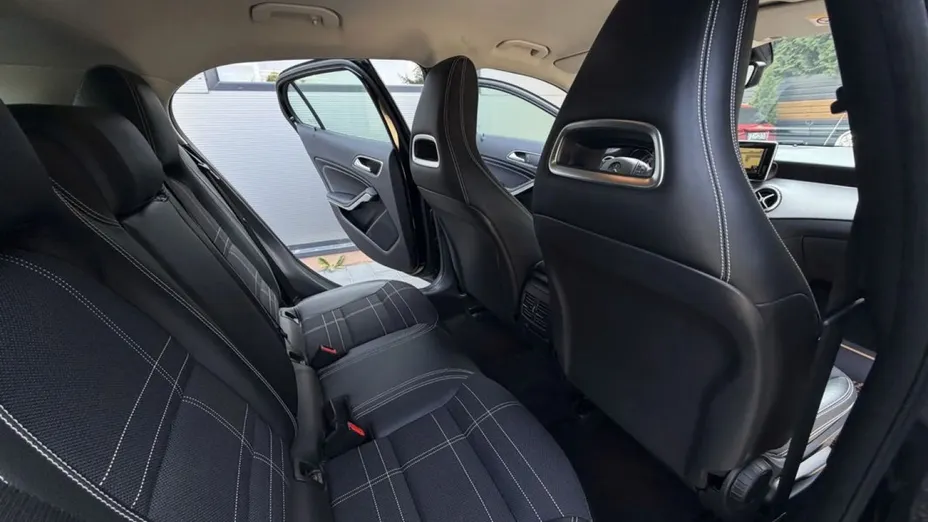 MERCEDES-BENZ GLA -