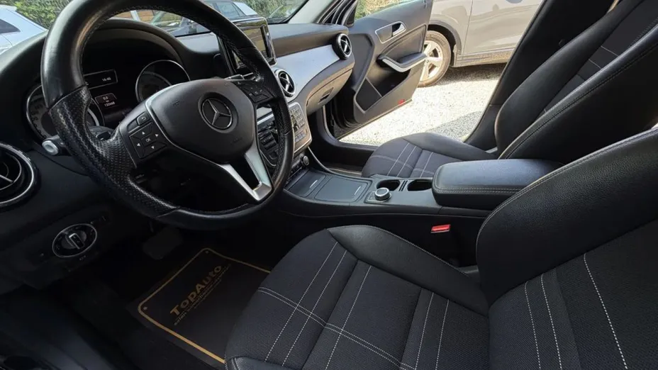 MERCEDES-BENZ GLA -