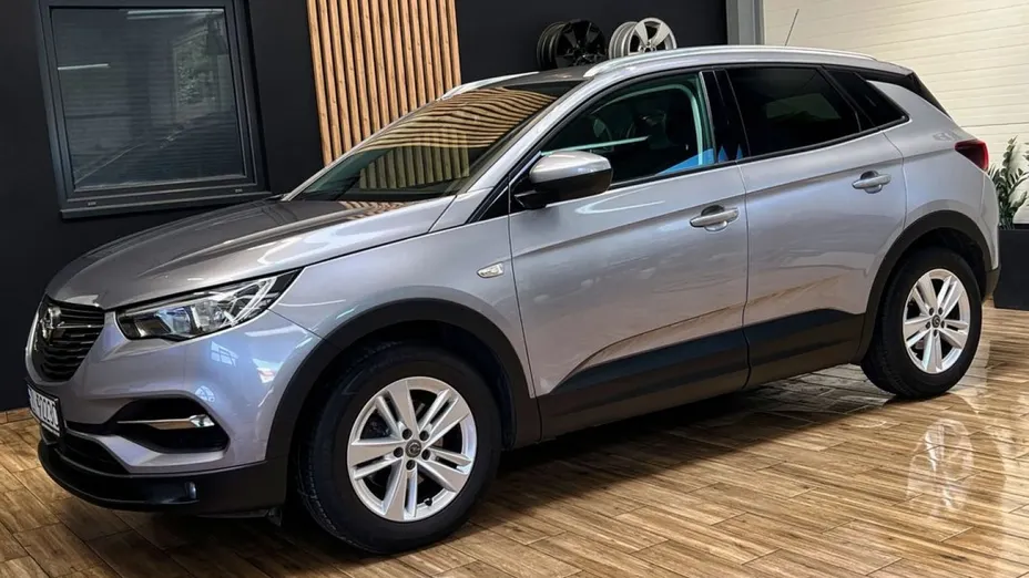OPEL Grandland X -