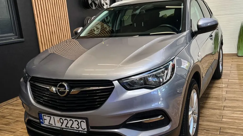 OPEL Grandland X -