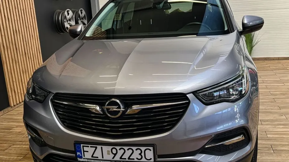 OPEL Grandland X -