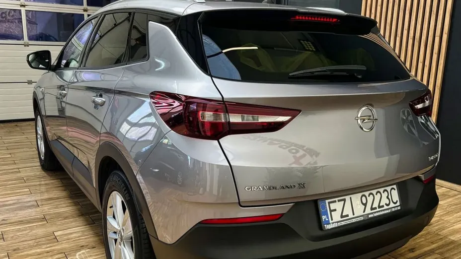 OPEL Grandland X -