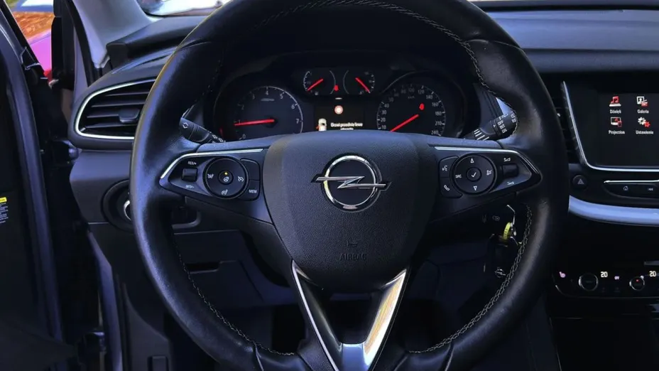 OPEL Grandland X -