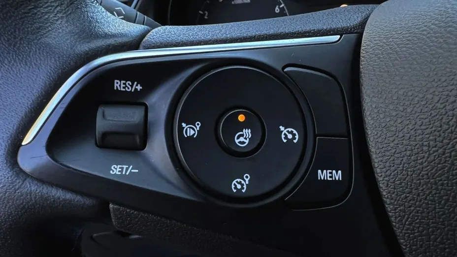 OPEL Grandland X -