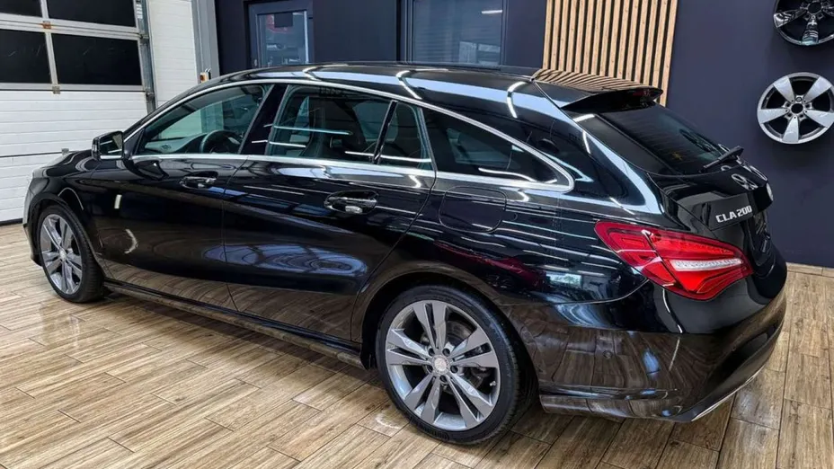 MERCEDES-BENZ CLA -