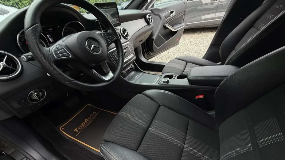 MERCEDES-BENZ CLA -