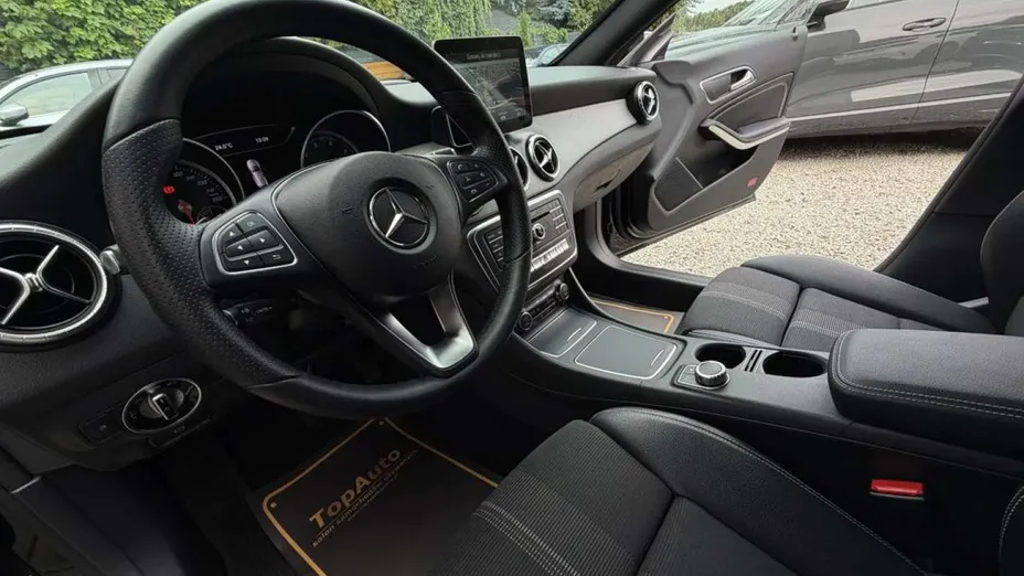 MERCEDES-BENZ CLA -