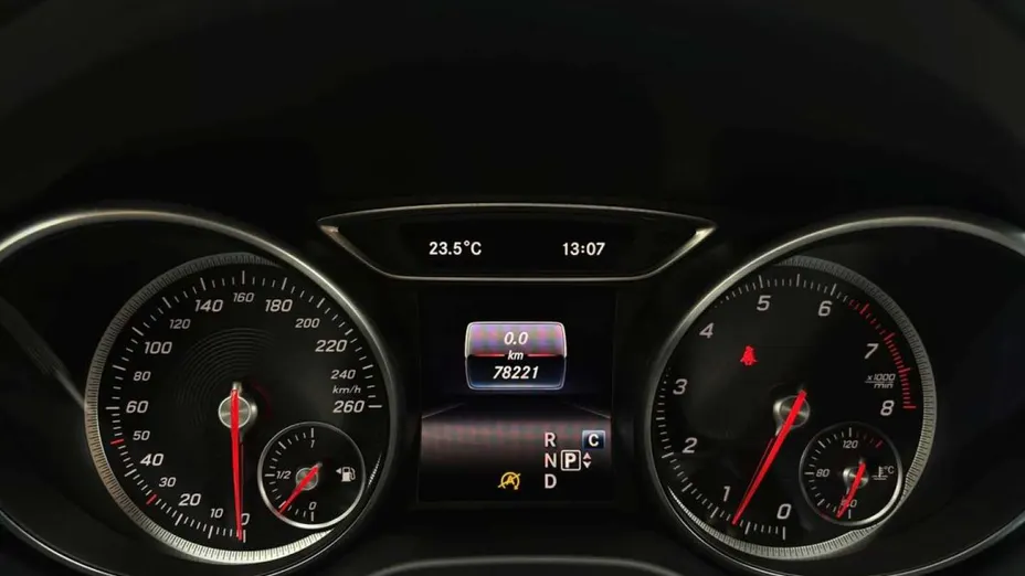 MERCEDES-BENZ CLA -