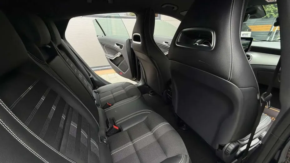 MERCEDES-BENZ CLA -