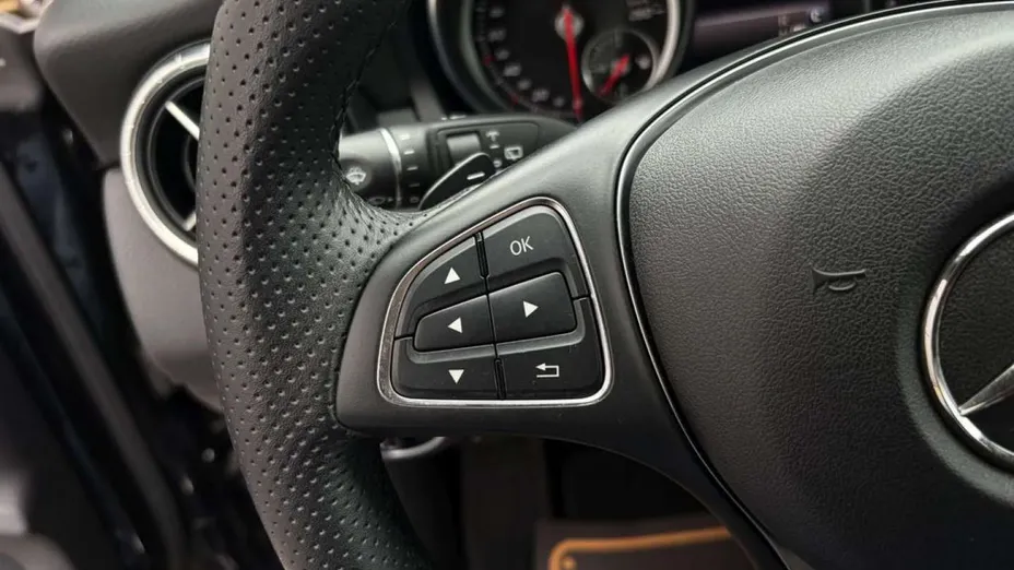 MERCEDES-BENZ CLA -