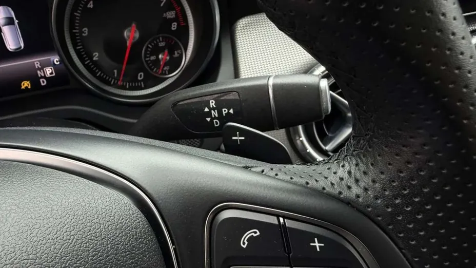 MERCEDES-BENZ CLA -