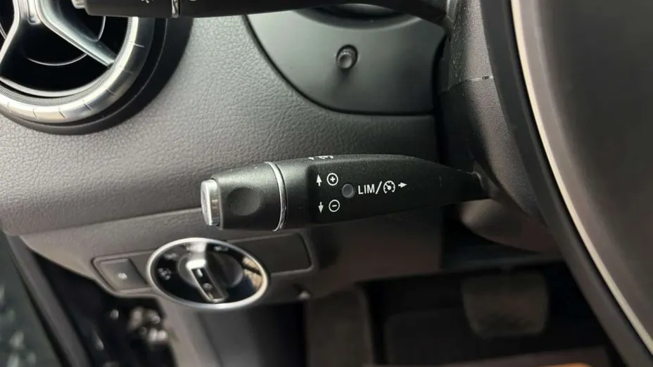 MERCEDES-BENZ CLA -
