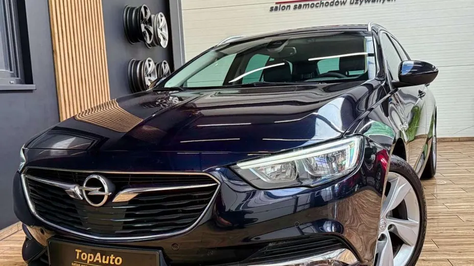 OPEL Insignia -