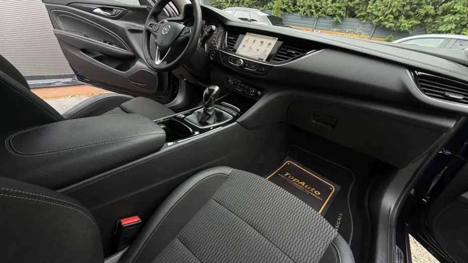 OPEL Insignia -