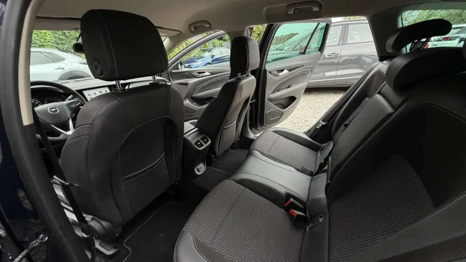 OPEL Insignia -