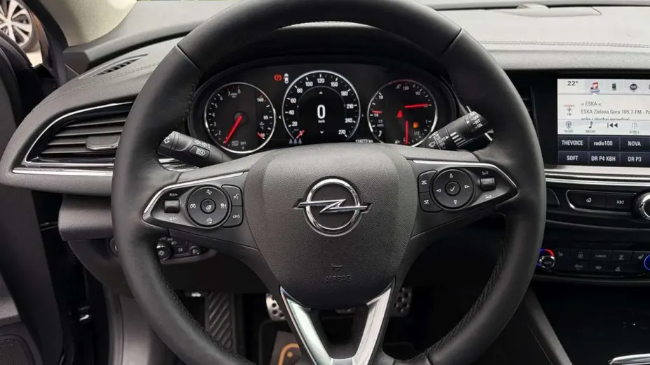 OPEL Insignia -