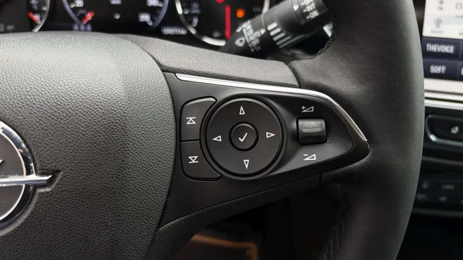 OPEL Insignia -