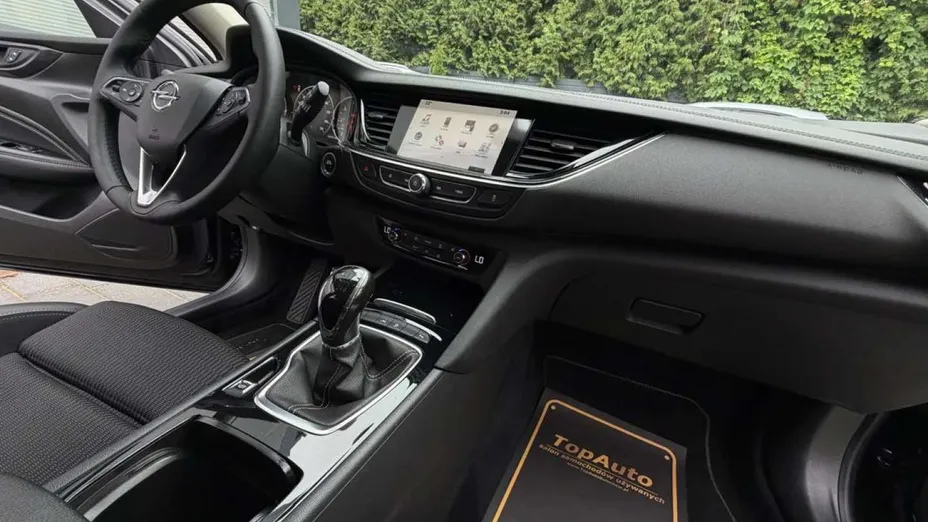 OPEL Insignia -