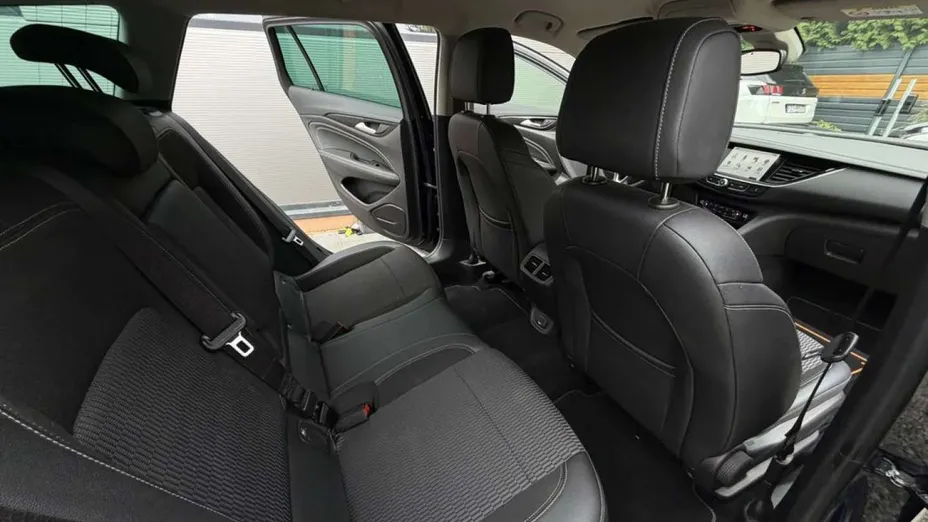 OPEL Insignia -