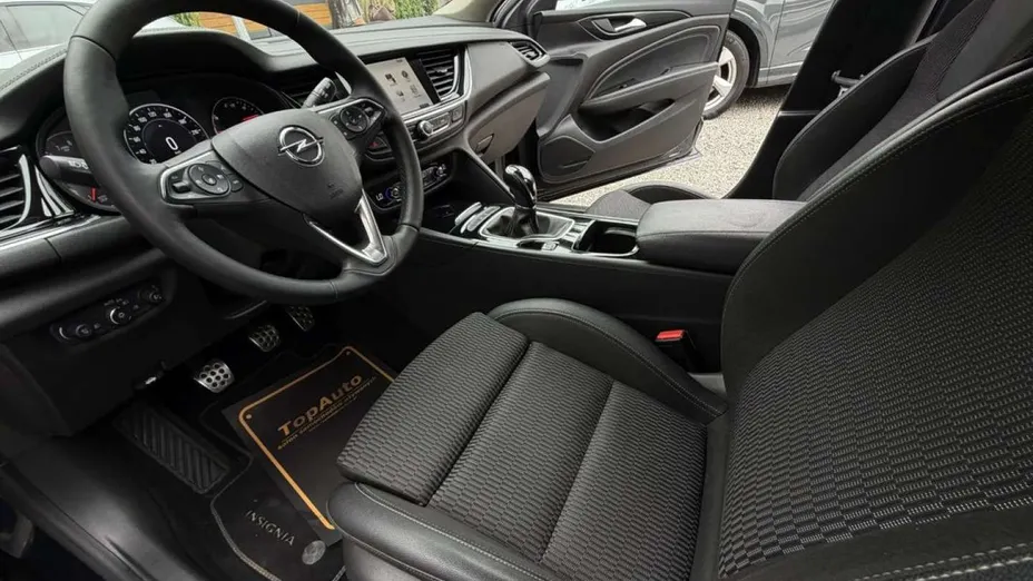 OPEL Insignia -