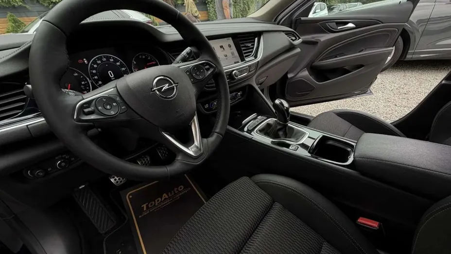 OPEL Insignia -