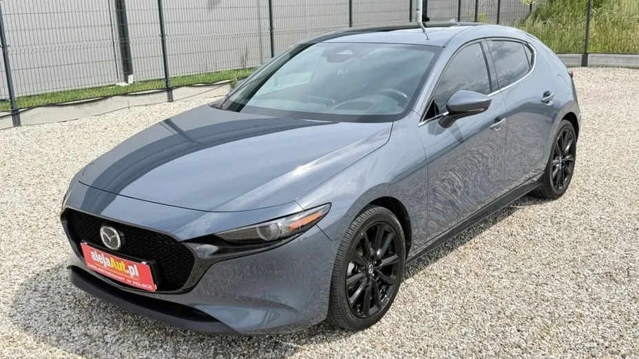 MAZDA 3 -