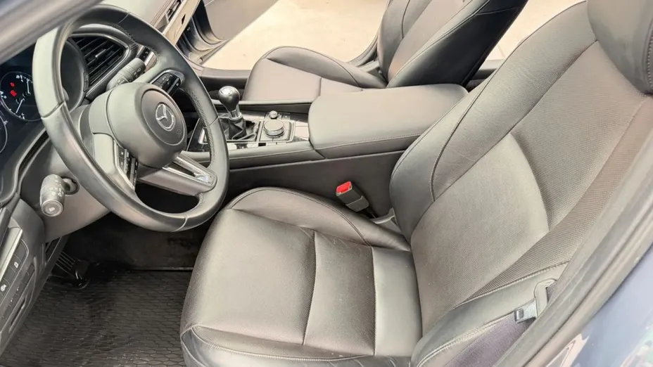 MAZDA 3 -
