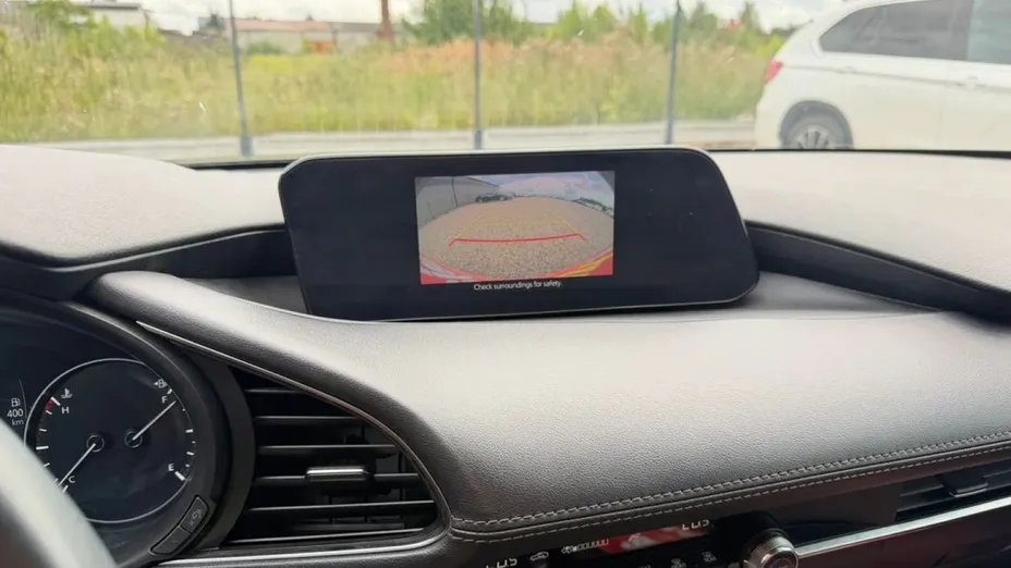 MAZDA 3 -