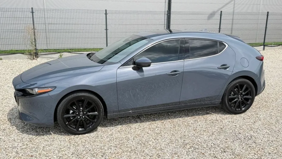 MAZDA 3 -