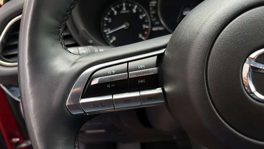 MAZDA CX-30 -