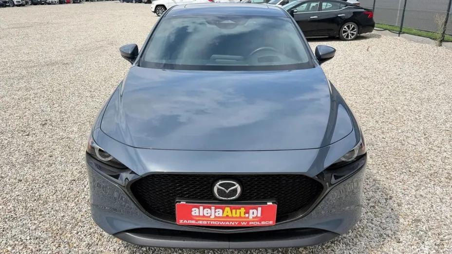 MAZDA 3 -